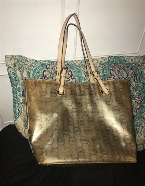 michael kors bag zipper fadding|Michael Kors bag fading.